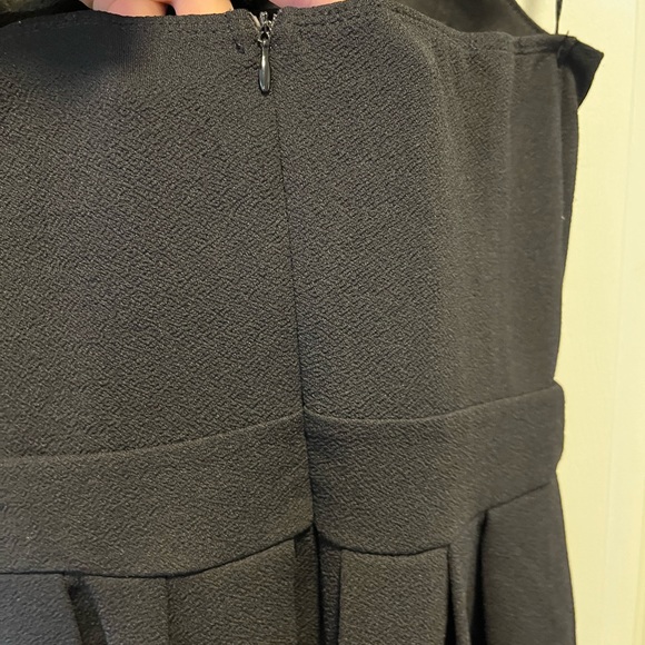 Formal dress - Picture 6 of 6